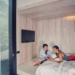 Hotel Container ***